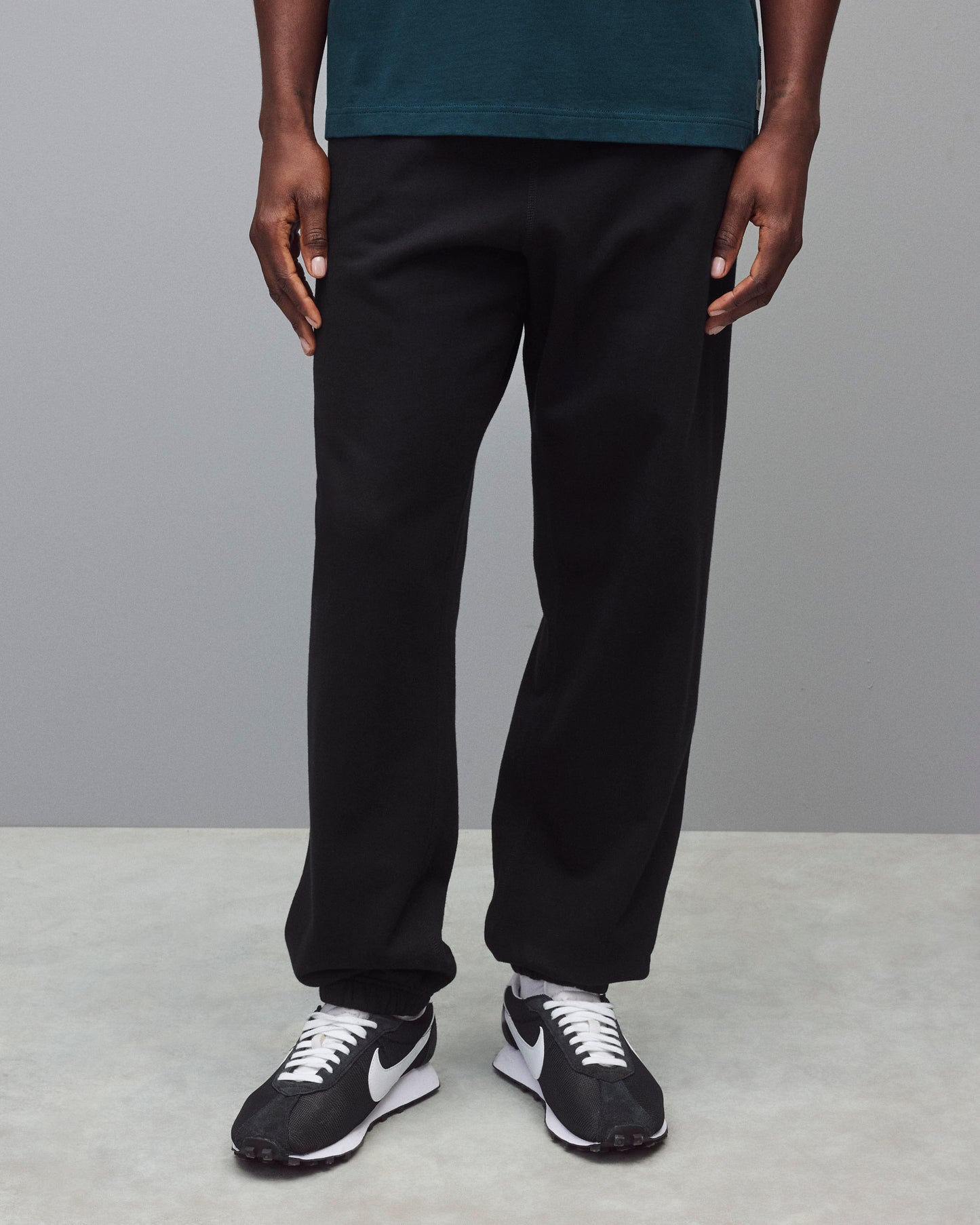 Midweight Terry Relaxed Cuffed Sweatpant